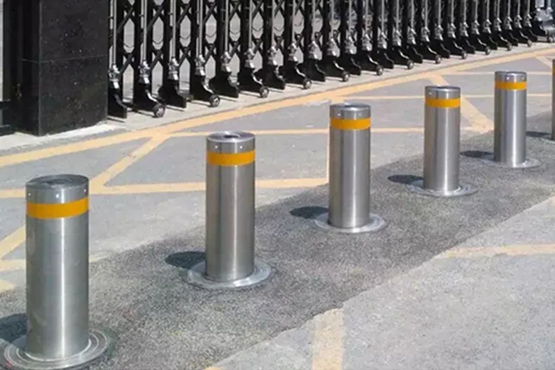 retractable crash rated bollards