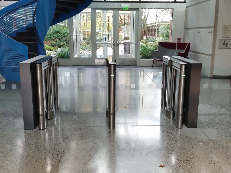 alvarado su5000 swinging barrier