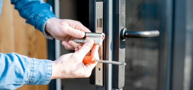 Keyless-Store-Entry Retail Security: Implementing Keyless Store Entry and Back-Door Locks in Houston
